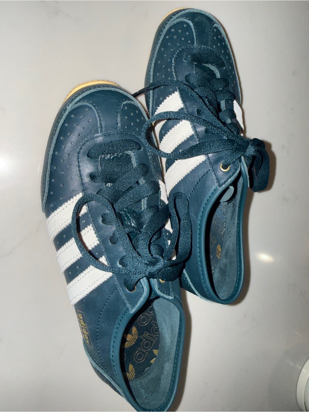 Adidas style “Japan Decon” in dark green and white